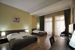 Отель Boutique Hotel O. Galogre Батуми Улучшенный семейный номер-2