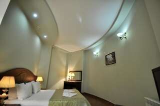 Отель Boutique Hotel O. Galogre Батуми Люкс-11